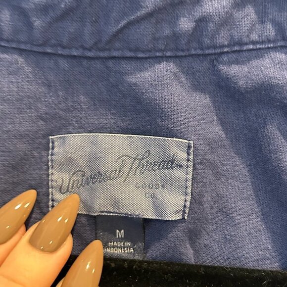 universal thread crop button down - Picture 2 of 5